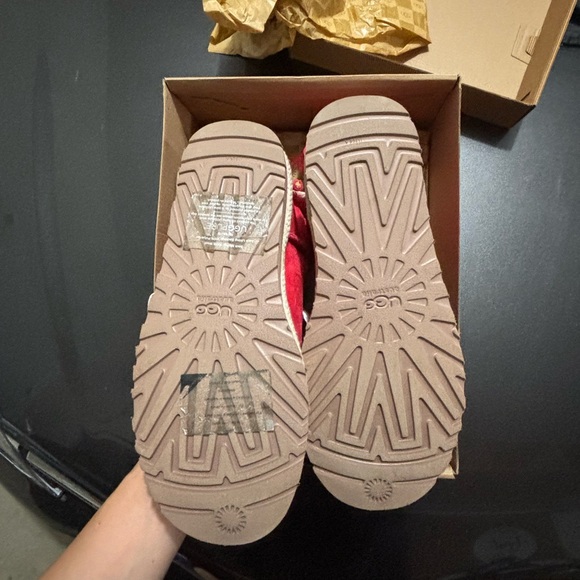 UGG Selene (red) size 7 with box - Picture 5 of 12